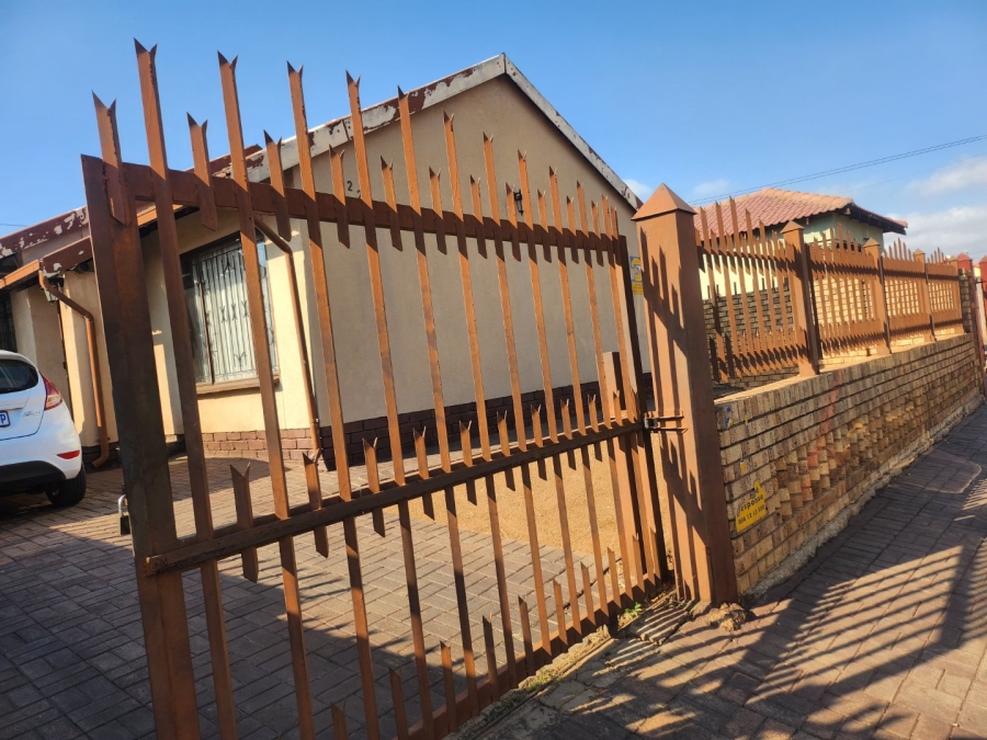 3 Bedroom Property for Sale in Mabopane Unit X North West
